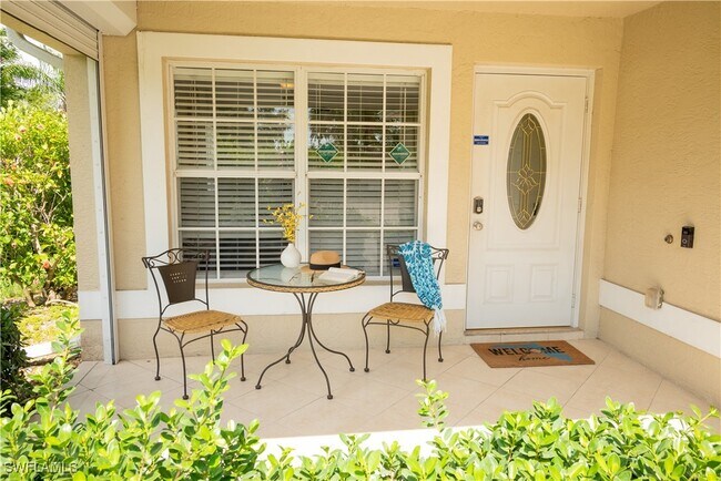 2247 Pineland St in Naples, FL - Building Photo - Building Photo