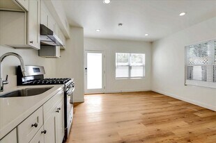 2205 Camden Ave in Los Angeles, CA - Building Photo