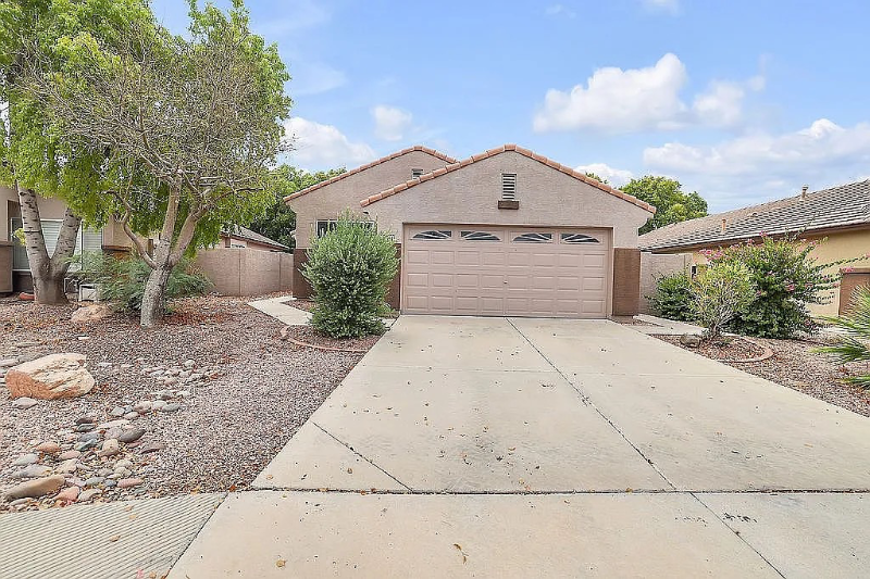 5741 E Glade Ave in Mesa, AZ - Building Photo