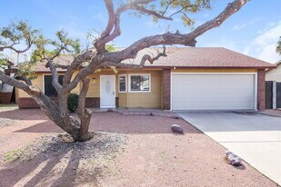 601 W Wescott Dr in Phoenix, AZ - Building Photo