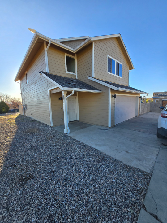 20945 Cayuse Ln in Mayer, AZ - Building Photo