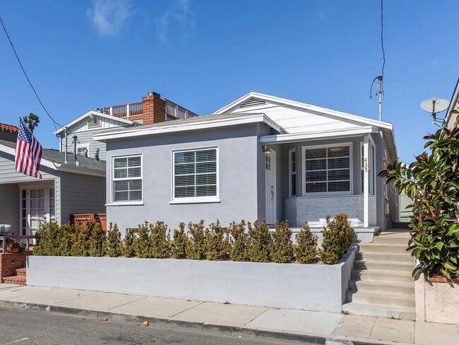 property at 435 Longfellow Ave