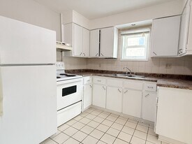 2403 Pillette Rd in Windsor, ON - Building Photo