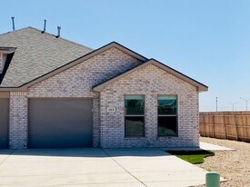 2102 N Avenue K in Lubbock, TX - Building Photo