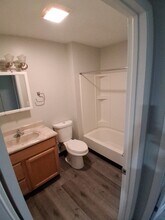 204 Grand Ave, Unit 15 in Johnson City, NY - Foto de edificio - Building Photo