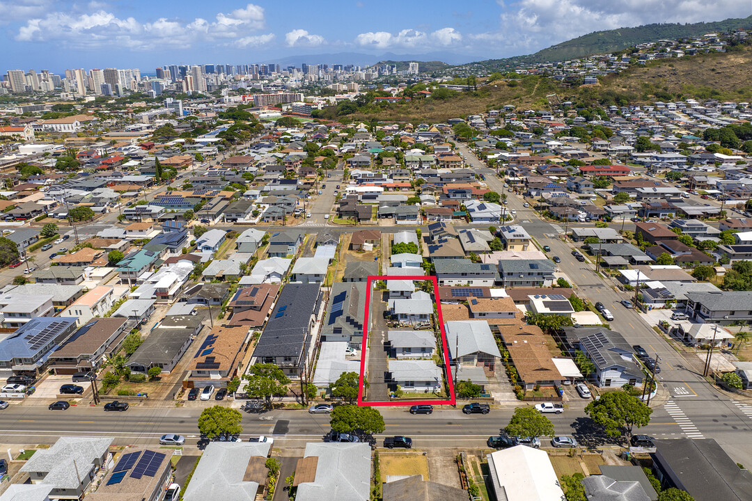 1346 10th Ave in Honolulu, HI - Building Photo