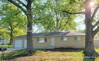 503 Quincy Blvd in Smithville, MO - Building Photo