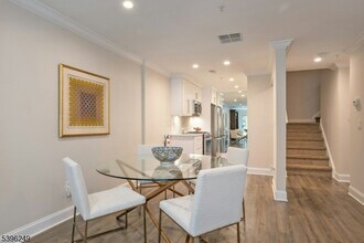 141 Riveredge Dr in Chatham Township, NJ - Building Photo - Building Photo