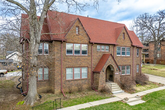 4341 Grand Ave in Des Moines, IA - Building Photo - Primary Photo