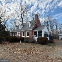 9253 Dahlgren Rd in King George, VA - Building Photo - Building Photo