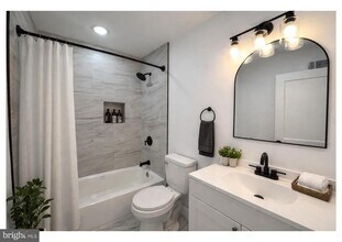 1233 W Venango St in Philadelphia, PA - Building Photo - Building Photo