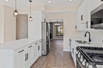 546 W Parkside Dr in Palatine, IL - Building Photo - Building Photo