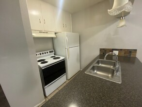 1617 S Van Buren St, Unit Unit 4 in Amarillo, TX - Foto de edificio - Building Photo