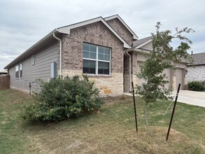 157 Jayden Dr in Niederwald, TX - Foto de edificio - Building Photo