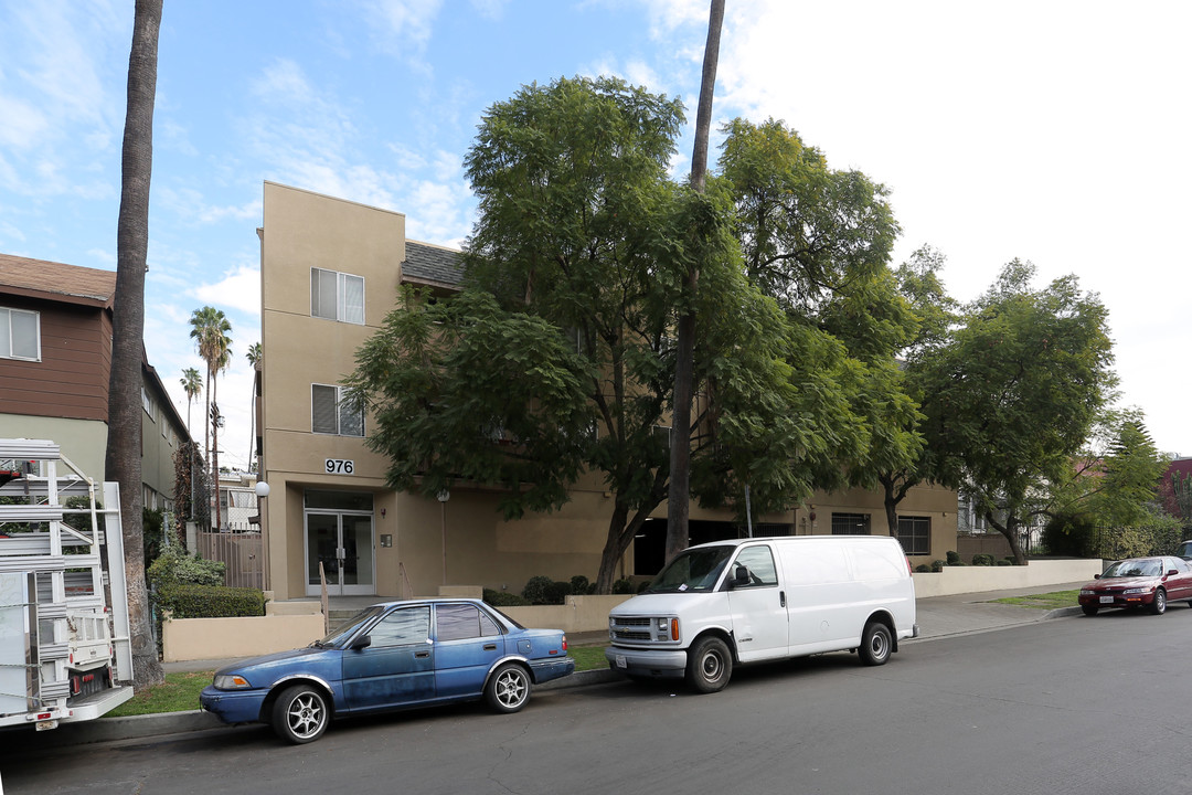 976 Elden Ave in Los Angeles, CA - Building Photo