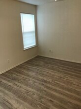 5750 Golf Hts, Unit #1 in San Antonio, TX - Building Photo - Building Photo