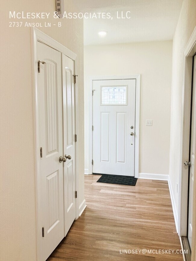 2737 Ansol Ln in Virginia Beach, VA - Foto de edificio - Building Photo