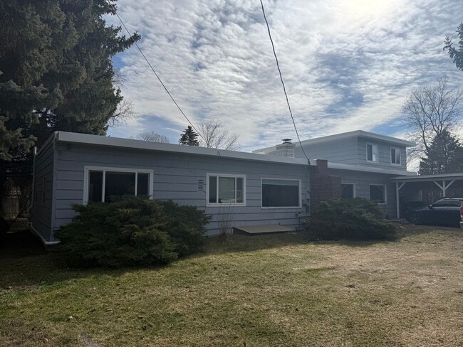 property at 704 N 17th Ave