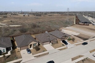 8425 Wildwest Dr in Fort Worth, TX - Building Photo