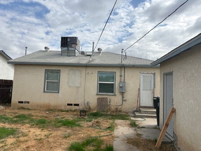 717 El Sereno Dr in Bakersfield, CA - Building Photo - Building Photo