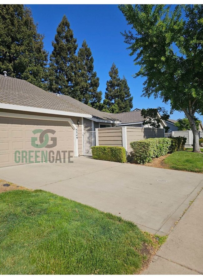 3549 Thomas More Way in Modesto, CA - Building Photo - Building Photo