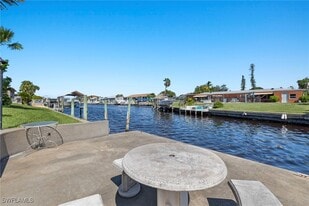 4711 SE 5th Ave in Cape Coral, FL - Building Photo