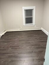 26 Nilsson St, Unit 3 in Brockton, MA - Foto de edificio - Building Photo