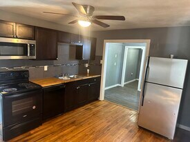 311 Glamis Ave, Unit 311 Glamis UNIT # 2 in San Antonio, TX - Building Photo