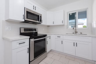 143 NW 43rd Pl in Miami, FL - Building Photo - Building Photo