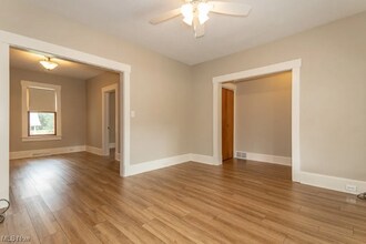 38171 Wilson Ave in Willoughby, OH - Building Photo - Building Photo