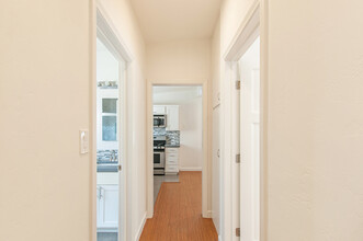 3880.5 Haines St in San Diego, CA - Foto de edificio - Building Photo