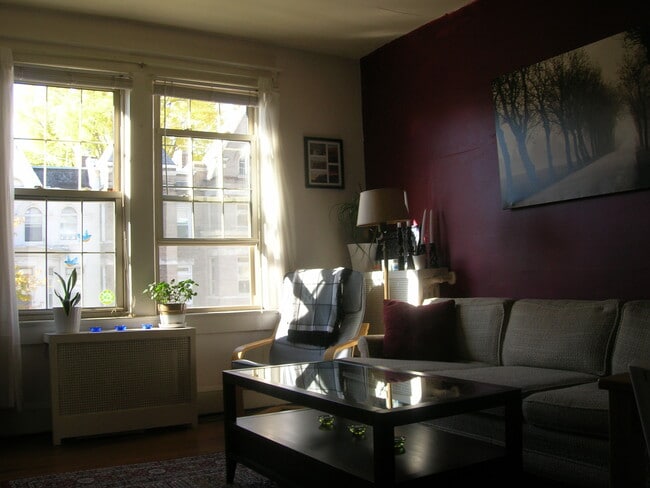 2425 Ontario Rd NW, Unit 2 in Washington, DC - Foto de edificio - Building Photo