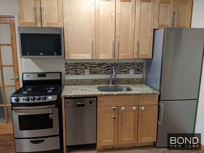 property at 621-623-623 Middle Neck Rd