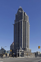 One Park Tower in Mississauga, ON - Building Photo - Building Photo