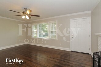5412 Hilltop Cir in Charlotte, NC - Foto de edificio - Building Photo