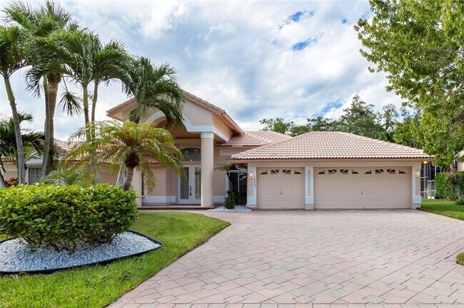 15683 Cypress Park Dr in Wellington, FL - Building Photo - Building Photo