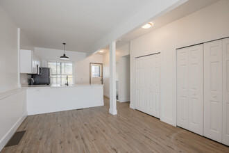 Beyster Terrace in Detroit, MI - Building Photo - Interior Photo