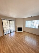625 E Palm Ave in Burbank, CA - Building Photo - Building Photo