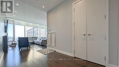 111-2111 Champagne Ave S in Ottawa, ON - Building Photo - Building Photo