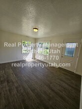 290 Melody St in Layton, UT - Building Photo - Building Photo