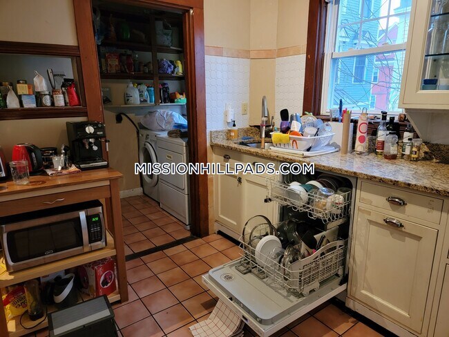 67 Hillside St-Unit -1 in Boston, MA - Building Photo - Building Photo