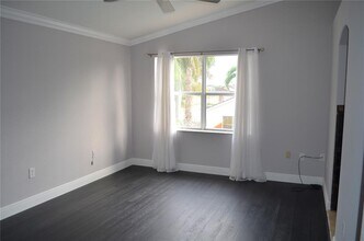 18808 NW 24th Pl in Pembroke Pines, FL - Foto de edificio - Building Photo