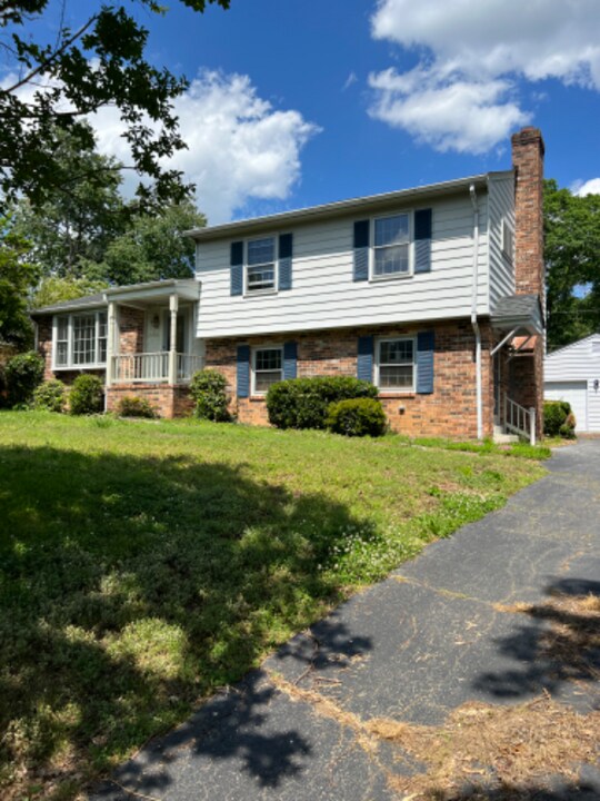 1507 Westshire Ln in Richmond, VA - Building Photo