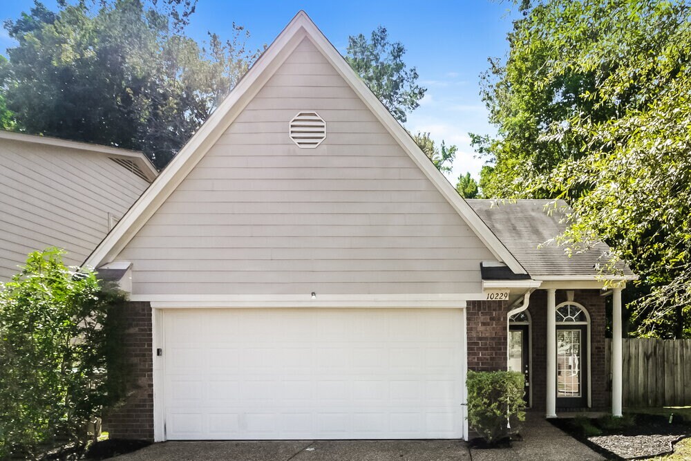 10229 Cottage Farms Dr in Memphis, TN - Building Photo