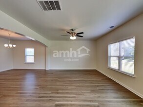 392 Bandelier Cir in Hampton, GA - Building Photo - Building Photo