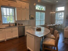 1105 Fowler St in Houston, TX - Building Photo - Building Photo