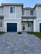 633 SE 13th St Cir in Homestead, FL - Building Photo - Building Photo