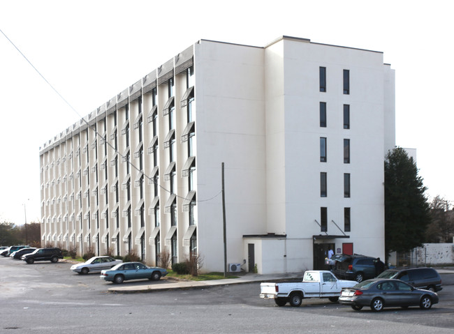 Heritage House Condominiums in Greensboro, NC - Foto de edificio - Building Photo