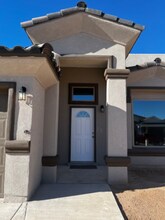 13829 October Sky Ct in Horizon City, TX - Foto de edificio - Building Photo