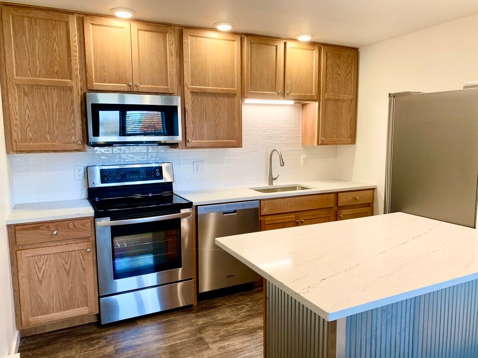 2020 W Plum St in Fort Collins, CO - Foto de edificio